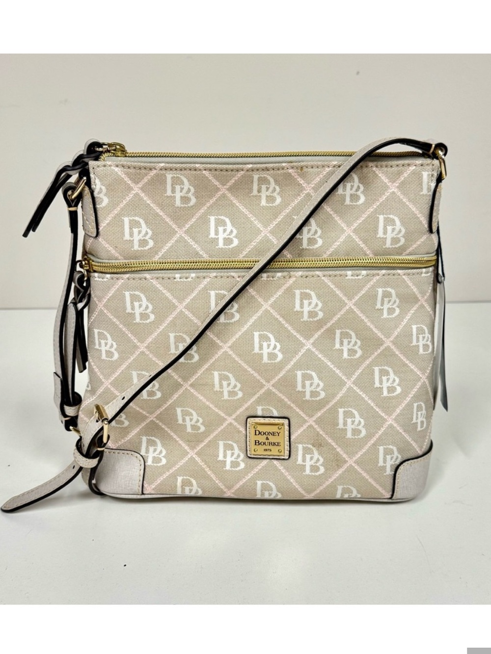 DOONEY & BOURKE MAXI QUILT LOGO CROSSBODY BAG